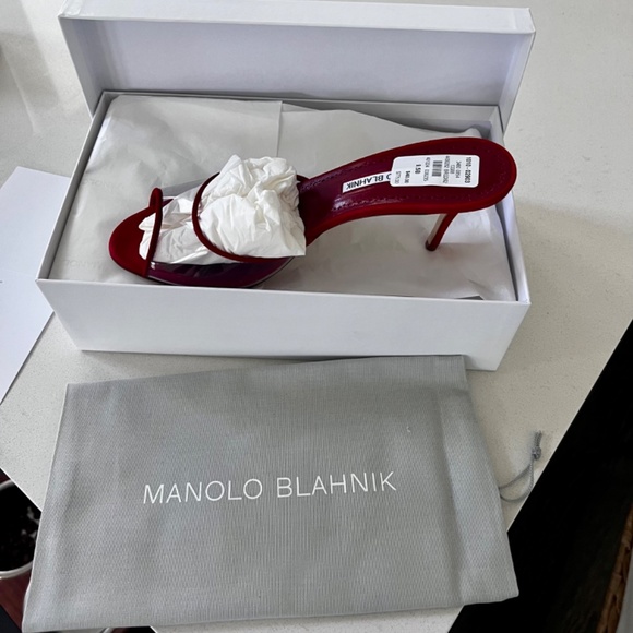 Manolo Blahnik Jadifa heels - Picture 6 of 6